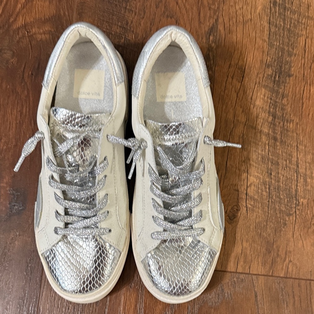 Dolce vita Zina sneakers tennis. Size 7 slip on white with cute silver details.